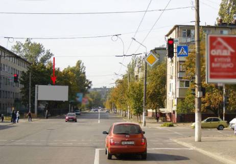 Billboard B in Dnipro (Dnipropetrovsk), 6х3  st. B. Hmel'nic'kogo, 12, na perehresti z prosp. P. Kalnisevs'kogo (Kosiora), bila svitloforu Photo 1