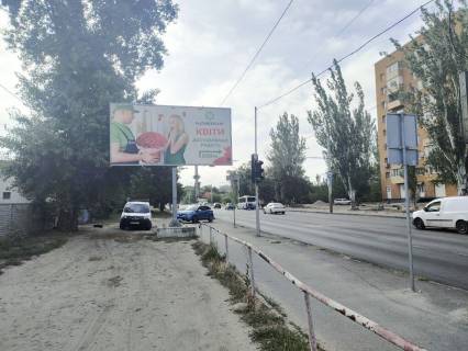 Billboard B in Dnipro (Dnipropetrovsk), 6х3  st. Kalinova, 38 (poruc ATB) ruh z TRC KARAVAN, na svitlofori Photo 1
