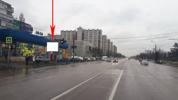 Backlight B in Dnipro (Dnipropetrovsk) t140B,st. Naberezna Peremogi, 56 A, bila mag.VARUS, na svitlofori Photo 1