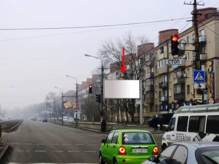 Prismatron, Prism A in Dnipro (Dnipropetrovsk), 6х3  prosp. B. Hmel'nic'kogo (Ger. Stalingrada) perehresta z st. L. Stromcova (Vakulencuka), bila svitloforu - 168722 Photo 1