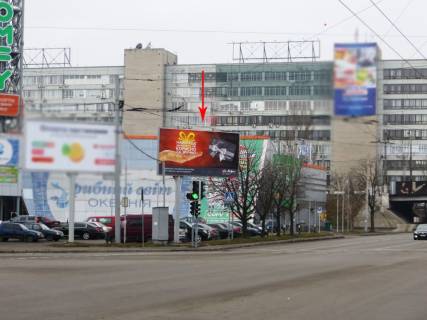 Prismatron, Prism A in Dnipro (Dnipropetrovsk) 012A3,st. Siceslavs'ka Naberezna (Nab. V. I. Lenina), 31A (bila univermagu KOMFI) na svitlofori - 230299 Photo 1