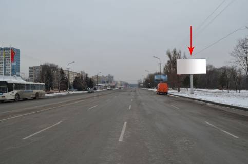 Billboard A in Dnipro (Dnipropetrovsk), 6х3  st. Naberezna Zavods'ka - st. Komunarivs'ka, MAKDONALDS, TC KOMFIi, SIL'̱PO, k-t Komunar, BILLA, z centru Photo 1