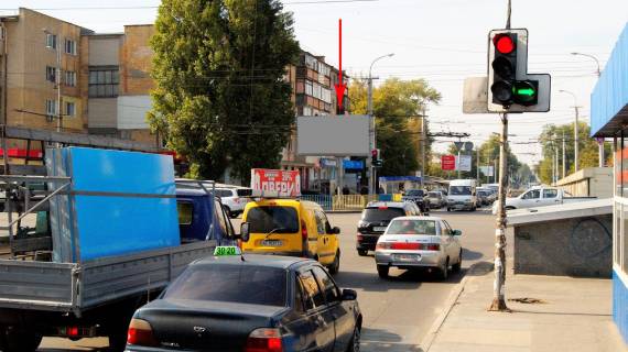 Prismatron, Prism B in Dnipro (Dnipropetrovsk) 032B1,prosp. Slobozans'kij (Gaz. Pravda), 87 (perehresta z st. Kalinova), bila svitloforu - 230375 Photo 1