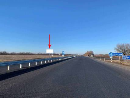 Billboard B in Karabinivka, 6х3  M-30, km 1021+941 (pravoruc), Ruh do Dnipra, za povorotom do s. Novotroic'ke Photo 1