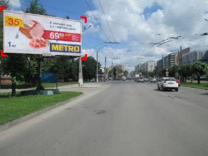Billboard B in Chernivtsi st. Geroiv Majdanu, 194 Photo 1
