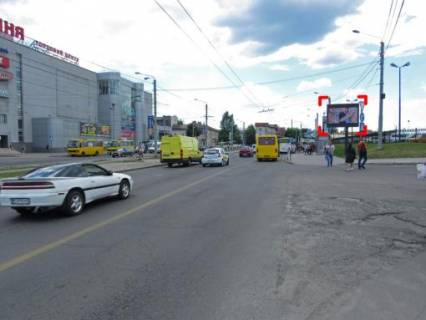 Video Billboard A in Lviv вул. Городоцька (навпроти ТЦ "Скриня"), розмір 2,3 х 3,2 м, екран - 563565 Photo 1