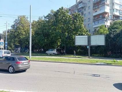 Billboard A in Lviv вул. Кульпарківська – Наукова, зліва, розмір 2,3 х 3,2 м скрол Photo 1