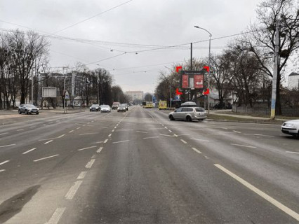Billboard A in Lviv вул. Замарстинівська – Липинського (на перехресті),  розмір 2,3 х 3,2 м скрол Photo 1