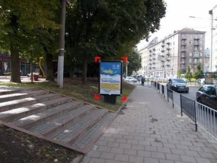 Citylight B in Lviv av. Cornovola, 2 (navproti gotelu "L'viv"), misce 3 Photo 1