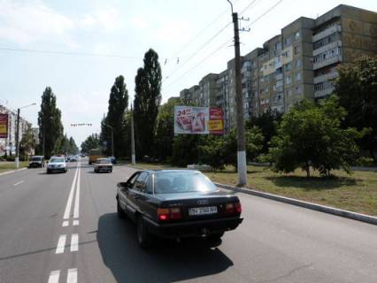 Billboard A in Kremenchuk, 3 х 6  prosp. L.Ukrainki, bila budinku 54, bila kompanii <<Centr>> ta PK <<Naftohimik>>, r-n supermarketu <<ATB>>, <<Watsons>> Photo 1
