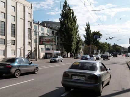 Prismatron, Prism B in Kremenchuk, 3 х 6  prosp. Svobodi, 8a, perehr. z st. Troic'kou ta st. Horol's'kou, rajon supermarketu <<ATB>> ta elektrostancii - 87197 Photo 1