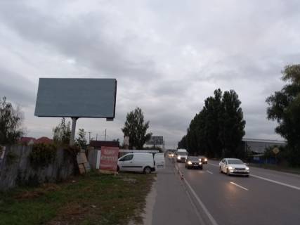 Billboard B in Svyatopetrivske s. Svatopetrivs'ke, avtodoroga Visneve-Boarka (pivnicna) Photo 1