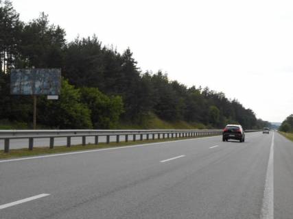 Billboard B in Kiev roads Dniprovs'ke sose, trasa N-01 "Kiiv-Znam'anka", km 37+700 pravo, za 1.5km do z/d stancii "Novi Bezradici", cerez 1.6km pisla AZS Motto ta povorotu na R-01 "Kiiv-Obuhiv" Photo 1