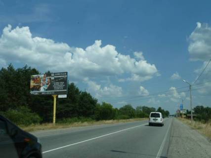 Billboard B in Khotnivka с. Хотянівка, траса Р-69 "Київ-Вишгород-Десна", км 28+450 ліво, в'їзд в Хотянівку, через 100м після садового центру JACARANDA, через 600м після повороту на Київську дамбу, за 650м до Sobi Club Photo 1