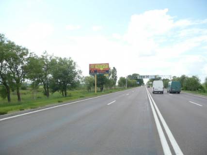 Billboard B in Kiev roads Harkivs'ka trasa, trasa M-03 "Kiiv-Harkiv", km 43+550 pravo, cerez 1.1km pisla rozv'azki z avtoslahom R03 ta AZS Brent Oil, cerez 1.4km pisla AZS UPG Photo 1