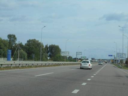 Billboard B in Kiev roads Дніпровське шосе, траса Н-01 "Київ-Знам'янка", км 25+600 ліво, за 100м до відділу продажу ЖК "Парк Лейк Сіті", через 100м після АЗС Shell, через 480м після розв'язки на с. Креничі Photo 1