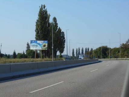Billboard B in Kiev roads s. Mitnica, trasa M-05 Kiiv-Odesa, km 45+500 livo, cerez 700m pisla AZS Avantage7, cerez 1km pisla magazinu ATB ta rozv'azki z avtoslahom R-19, za 250m do povortu na st. Lenina ta st. Tarasa Sevcenka, za 250m do otelu "Mezon Blans" Photo 1