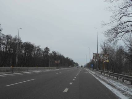 Billboard A in Glevakha smt. Kalinivka, trasa M-05 Kiiv-Odesa, km 30+000 livo, cerez 200m pisla AZS AMIK, cerez 350m pisla avtobusnoi zupinki "st. Zora", cerez 750m pisla povorotu na st. Zaliznicna Photo 1