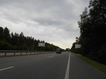 Billboard B in Kiev roads Dniprovs'ke sose, trasa N-01 "Kiiv-Znam'anka", km 38+300 livo, za 1km do AZS Motto ta povorotu na R-01 "Kiiv-Obuhiv" Photo 1