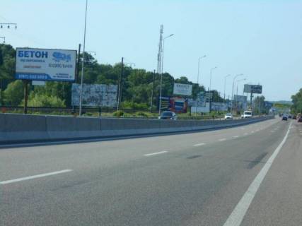 Billboard B in Foresters Дніпровське шосе, траса Н-01 "Київ-Знам'янка", км 20+450 ліво, за 100м до магазину Фора, за 300м до магазину АТБ, за 350м до повороту на с. Лісники Photo 1