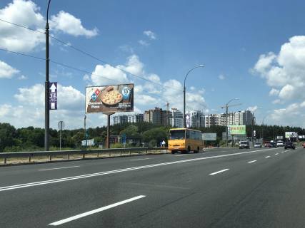 Billboard B in Irpin v'izd v Irpin' z Irpins'koi trasi, vzdovz mostu cerez r. Irpin', pered krugom, bila kav'arni Formula Coffee  Photo 1