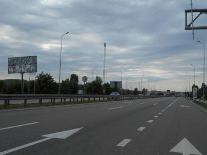Billboard B in Kiev roads Дніпровське шосе, траса Н-01 "Київ-Знам'янка", км 25+600 право, через 100м після відділу продажу ЖК "Парк Лейк Сіті", за 100м до АЗС Shell, за 480м до розв'язки на с. Креничі Photo 1