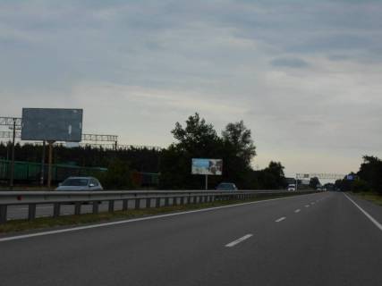 Billboard B in Kiev roads Dniprovs'ke sose, trasa N-01 "Kiiv-Znam'anka", km 35+700 livo, za 420m do z/d stancii, cerez 880m pisla povorotu na s. Novi Bezradici Photo 1