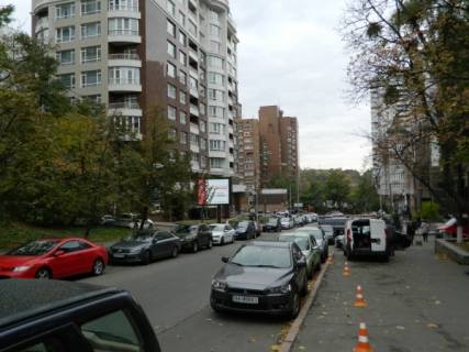 Scrolller, Scroll B in Kyiv st. Tverskaa (st. Ezi Gedrojca) / "UkrEksim Bank", v naav. st. Antonovica - 193578 Photo 1