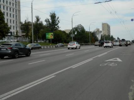 Scrolller, Scroll B in Kyiv b-r Druzby Narodov, 19 (vozle Doma Mebeli) - "Asvio Bank" - 189607 Photo 1