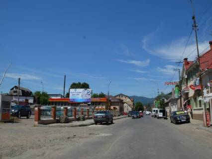 Billboard A in Beregovo, Біл-борд  m.Hust, st. Ivana-Franka, avtostancia,  zaizd v centr mista, v storonu m.  Uzgorod Photo 1