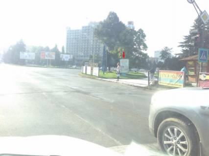 Citylight B in Uzhgorod m.Uzgorod pl.Kirila i Mefodia, bila u-magu Ukraina, svitlofor, pisohidnij perehid, bila Kafedral'nogo soboru Photo 1