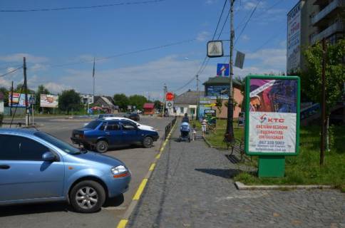 Citylight A in Tyachiv, 1.2x1.8  st. Nezaleznosti, centr mista, bila strahovoi kompanii Acsa ta magazinu Milenium, avtobusni zupinki, velikij potik pisohodiv Photo 1