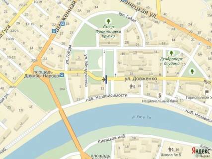 Citylight A in Uzhgorod, 1.2x1.8  m.Uzgorod pl.Narodna, bila oblradi, v storonu st. Druzbi narodiv scheme