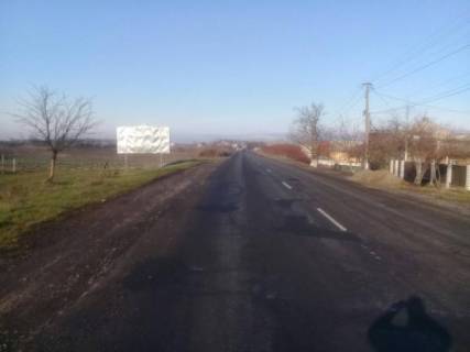 Billboard B in Zakarpattya trasi, 6x3  Siroke, st.Golovna, viizd z centru Photo 1