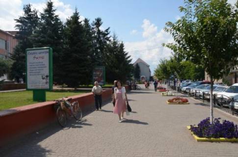 Citylight B in Tyachiv, 1.2x1.8  вул. Незалежності, центр міста, біля Ексім банку, кіосків,  напроти продуктового магазину та редакції Дружба, масове скупчення людей Photo 1