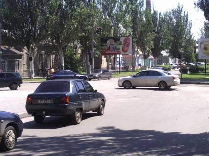 Billboard B in Melitopol, 3х6  st. Getmanskaa, 14 (vozle torgovo-razvlekatel'nogo centra i central'nogo rynka) Photo 1