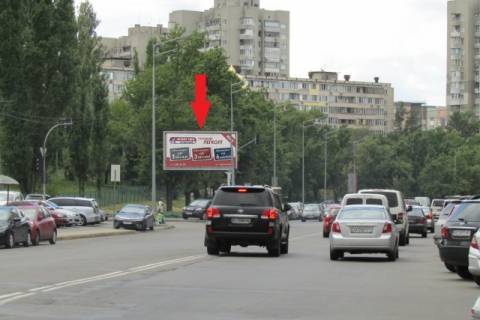 Prismatron, Prism B in Kyiv, 6x3  Sverstuka E.st.(Raskovoi M. st.) navproti bud. No 15 (Privat Bank, "Ukrains'kij profesijnij Bank", Nova Posta, Rosen), v napramku metro Livoberezna - 330543 Photo 1