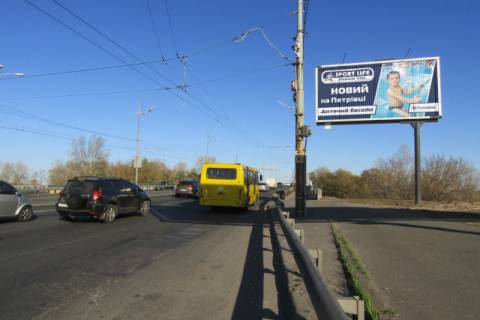 Prismatron, Prism A in Kyiv, 6x3  Banderi Stepana prosp., Pivnicnij (Moskovs'kij) mist(zaizd na mist), (SkayMall, H-Park, "OKKO", MakDonal'dz), v napramku Troesina - 330627 Photo 1