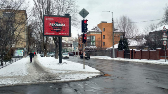 Scrolller, Scroll A in Kyiv, 3.14x2.3  st. Golovka, 6. Na svitlofori.  Solom'ans'kij rinok. V storonu st.Solomens'koi - 407981 Photo 1