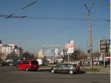 Prismatron, Prism A in Ivano-Frankivsk, 3х6  Vovcinec'ka-Nadricna  perehresta  SM "555", METRO - 180113 Photo 1