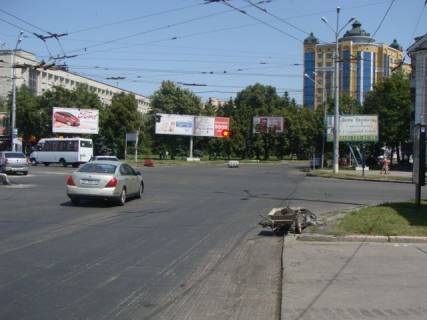 Prismatron, Prism A in Poltava st.Oktabr'skaa - pl.Nezavisimosti - 122764 Photo 1