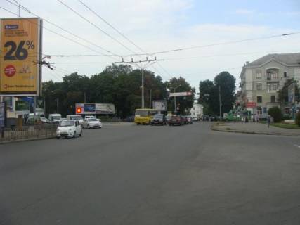 Prismatron, Prism A in Poltava st.1100-letia Poltavy (vhod v skver) - 122746 Photo 1