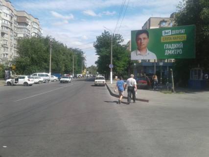 Billboard  in Melitopol BR 130 A       st. Geroev Ukr. (Kirova), 49-A    (naprotiv Kirov. rynka) Photo 1