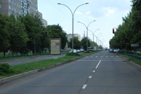 Citylight B in Yuzhnoukrainsk av. Nezavisimosti 16, Skola No4,svetofor i pesehodnyj perehod. Photo 1