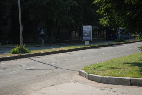 Citylight A in Yuzhnoukrainsk av. Nezavisimosti 5, Gostinica "    " . Radom pesehodnyj perehod. Photo 1