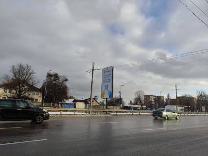 Billboard A in Kyiv, 6x3  prosp.Brovars'kij . 51 naproti na rozpodiluvaci napravlenna v Kiiv  6h3 vertikal'nij Photo 1