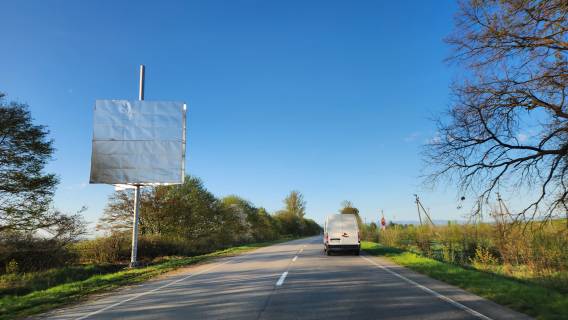 Billboard B in Ivano-Frankivsk highways, 6х6  Тисменичани, ст Б. Напрямок руху - до Надвірної (10км), до Яремче (30км), до Буковелю (70км)) до Буковелю 71 км. Photo 1