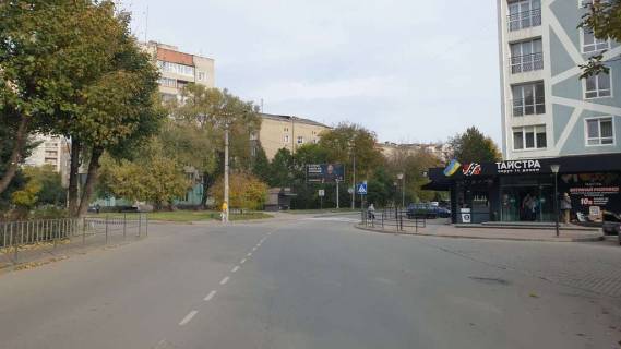 Billboard B in Ugriniv (Ivano-Frankivsk region), 3х6  r-n pasicna st. Celevica poruc budinku 34 st B Photo 1