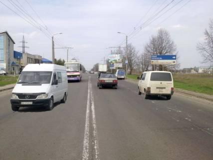 Billboard A in Lutsk, 3х6  L'vivs'ka_z-d Kromberg_Nova posta (v centr) Photo 1