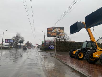Billboard A in Lutsk, 3х6  Rivnens'ka/Okruzna_kil'ce bila Epicentru_v'izd v misto Photo 1